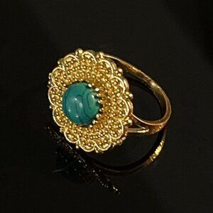 ✨Beautiful Vintage 18kge Brass Ring with Green Turquoise Gem
